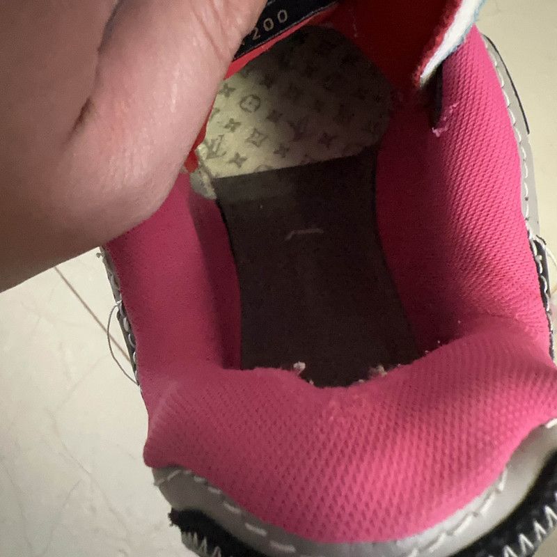 Louis Vuitton Louis Vuitton Colorful Low-Top Fashion Sneakers 0089 Size US 8.5 / EU 41-42 - 15 Thumbnail