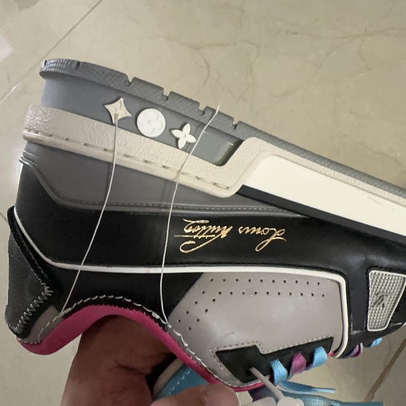 Louis Vuitton Louis Vuitton Colorful Low-Top Fashion Sneakers 0089 Size US 8.5 / EU 41-42 - 10 Thumbnail