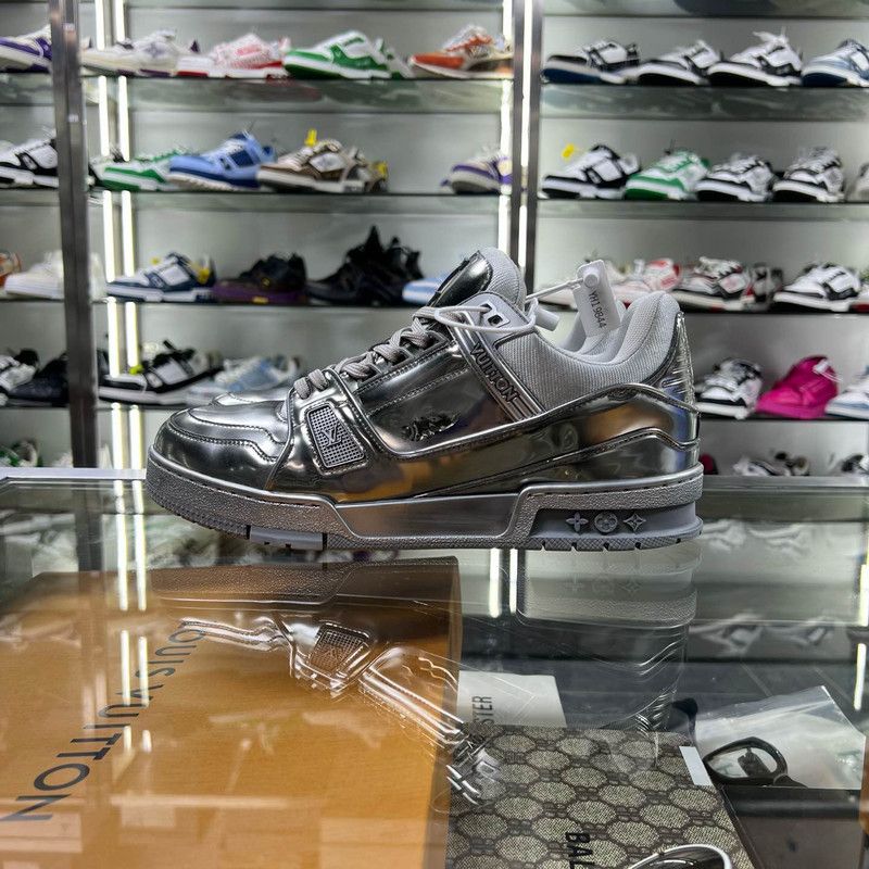 Louis Vuitton Louis Vuitton Silver Trainer Fashion Sneakers 0089 Size US 8 / EU 41 - 7 Thumbnail