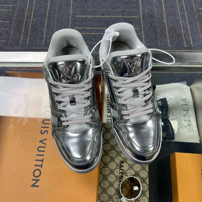 Louis Vuitton Louis Vuitton Silver Trainer Fashion Sneakers 0089 Size US 8 / EU 41 - 2 Thumbnail