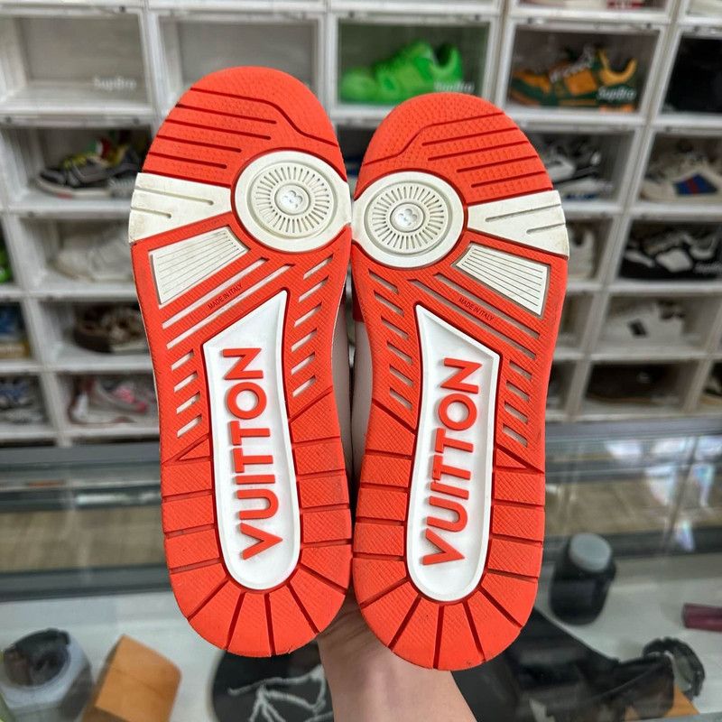 Louis Vuitton Louis Vuitton Trainer Low Top Stylish Sneakers 0089 Size US 9.5 / EU 42-43 - 4 Thumbnail
