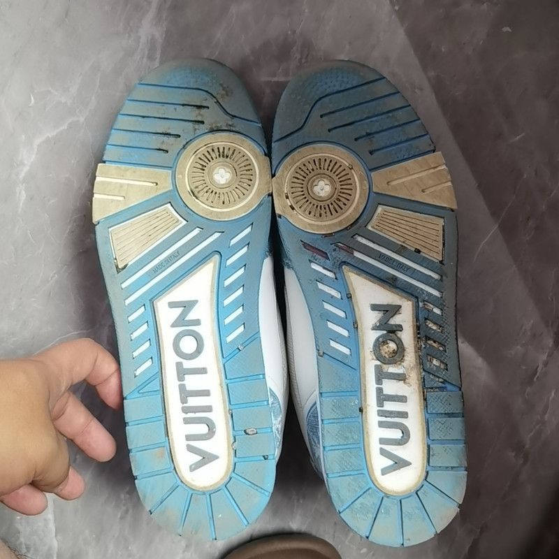 Louis Vuitton Louis Vuitton Trainer Low-Top Sneakers for Men 0089 Size US 9 / EU 42 - 4 Thumbnail