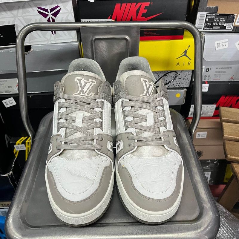 Louis Vuitton Louis Vuitton Classic Print Fashion Sneakers for Men 0089 Size US 8 / EU 41 - 2 Thumbnail