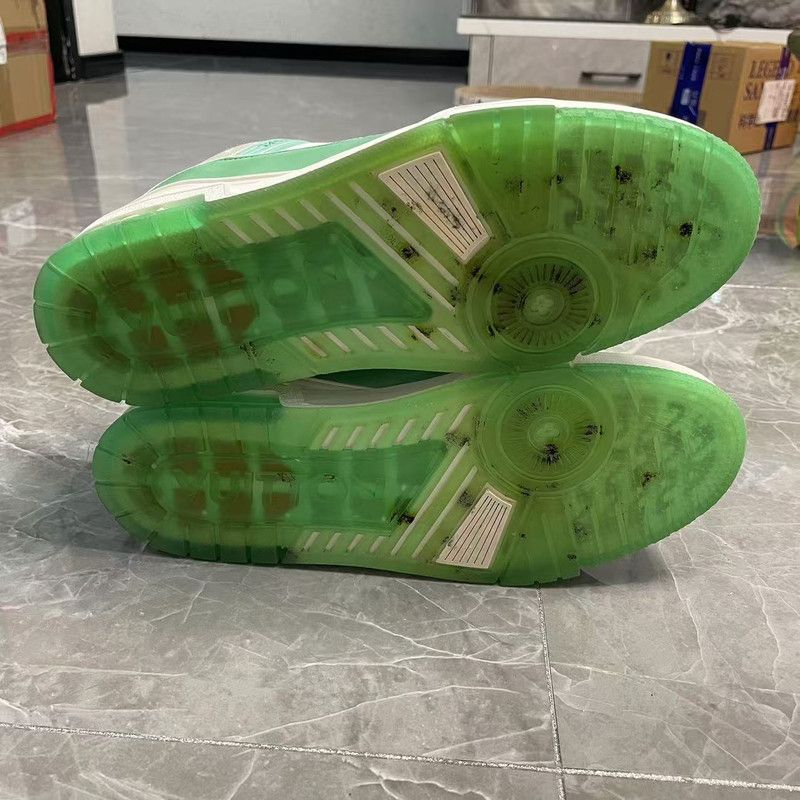 Louis Vuitton Louis Vuitton Trainer Green Low-top Sneakers 0089 Size US 9.5 / EU 42-43 - 4 Thumbnail