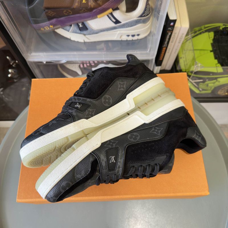 Louis Vuitton Louis Vuitton Trainer Sneakers in Black 0089 Size US 9 / EU 42 - 10 Thumbnail