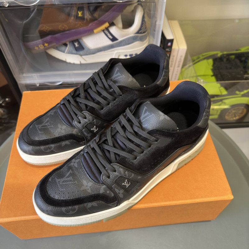 Louis Vuitton Louis Vuitton Trainer Sneakers in Black 0089 Size US 9 / EU 42 - 9 Thumbnail