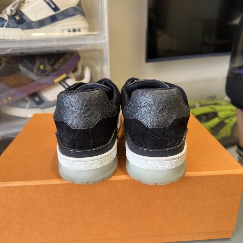 Louis Vuitton Louis Vuitton Trainer Sneakers in Black 0089 Size US 9 / EU 42 - 3 Thumbnail