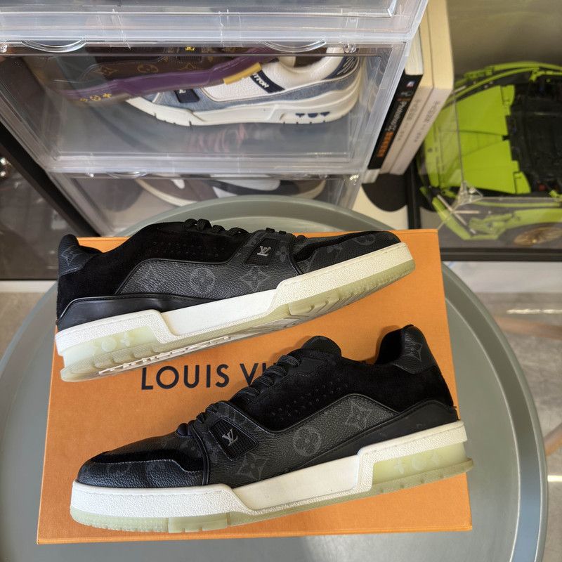 Louis Vuitton Louis Vuitton Trainer Sneakers in Black 0089 Size US 9 / EU 42 - 8 Thumbnail