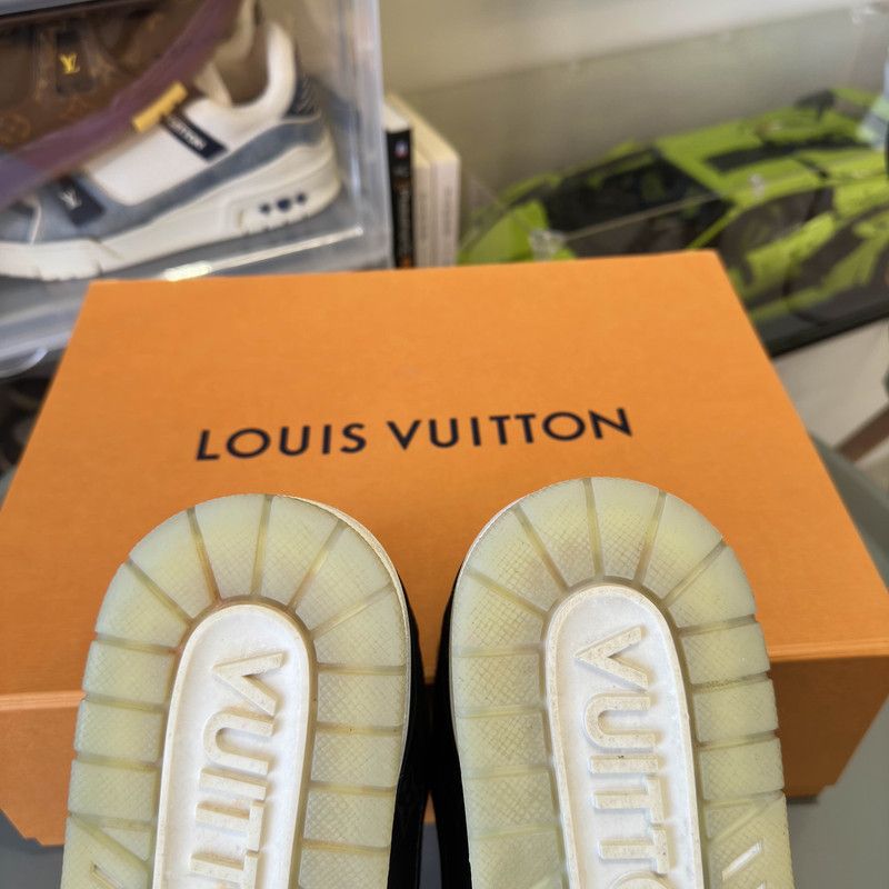 Louis Vuitton Louis Vuitton Trainer Sneakers in Black 0089 Size US 9 / EU 42 - 7 Thumbnail