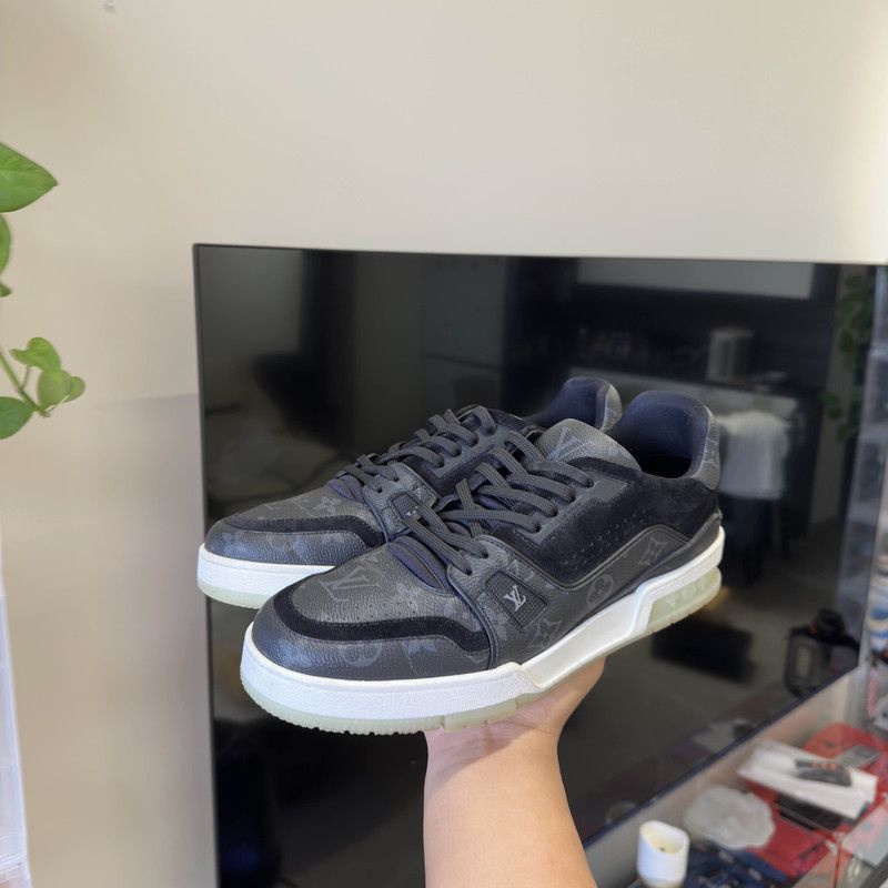 Louis Vuitton Louis Vuitton Trainer Sneakers in Black 0089 Size US 9 / EU 42 - 18 Thumbnail