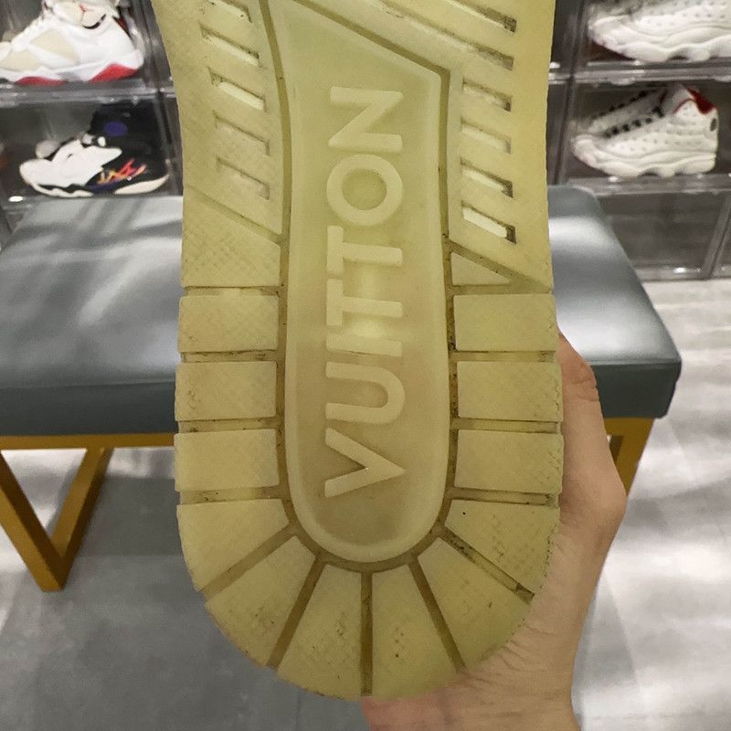 Louis Vuitton Louis Vuitton Brown Trainer Sneakers for Men 0089 Size US 8.5 / EU 41-42 - 7 Thumbnail