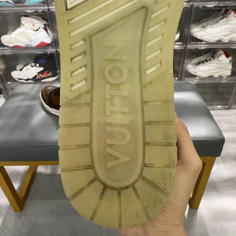 Louis Vuitton Louis Vuitton Brown Trainer Sneakers for Men 0089 Size US 8.5 / EU 41-42 - 9 Thumbnail