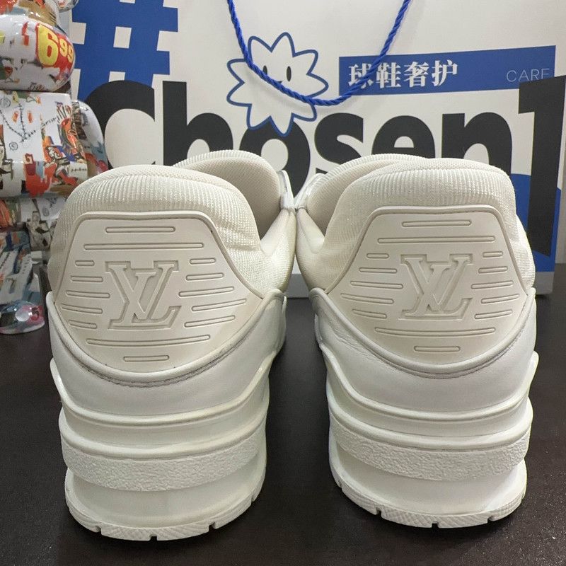 Louis Vuitton Louis Vuitton Low-Top Trainer Sneakers for Men 0089 Size US 9.5 / EU 42-43 - 3 Thumbnail
