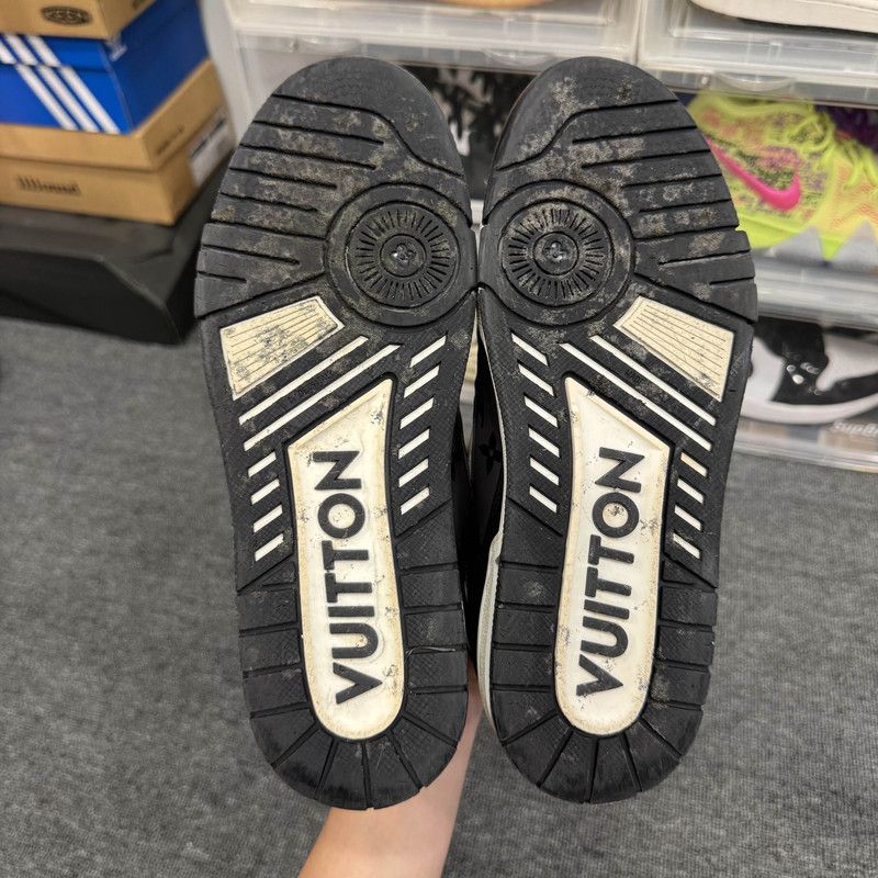 Louis Vuitton Louis Vuitton Trainer Low Top Fashion Sneakers 0089 Size US 9.5 / EU 42-43 - 4 Thumbnail
