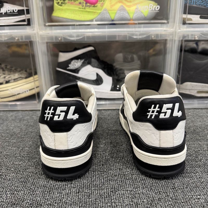 Louis Vuitton Louis Vuitton Trainer Low Top Fashion Sneakers 0089 Size US 9.5 / EU 42-43 - 3 Thumbnail