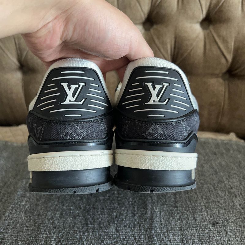 Louis Vuitton Louis Vuitton Trainer Panda Low-Top Sneakers 0089 Size US 9.5 / EU 42-43 - 10 Thumbnail