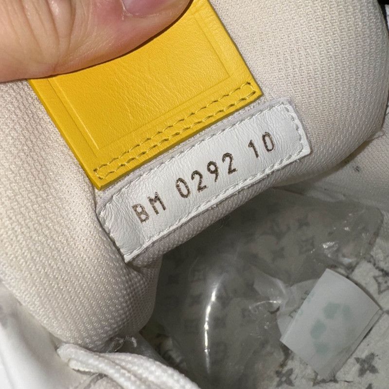 Louis Vuitton Louis Vuitton Trainer Fashion Sneakers in White Yellow 0089 Size US 10.5 / EU 43-44 - 5 Thumbnail