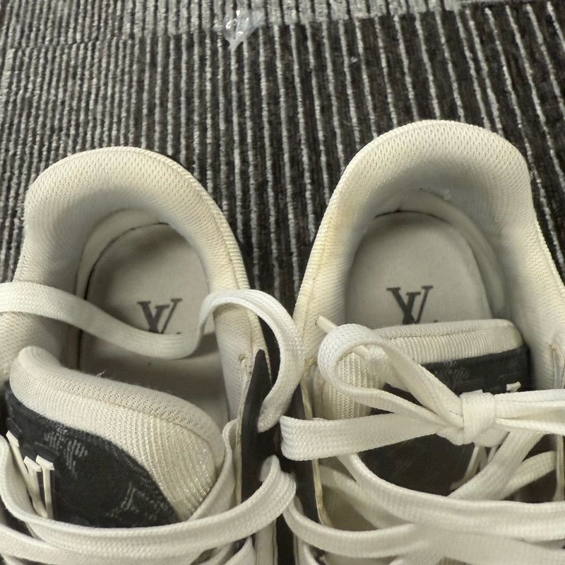 Louis Vuitton Louis Vuitton Trainer Panda Low Top Sneakers 0089 Size US 8 / EU 41 - 8 Thumbnail