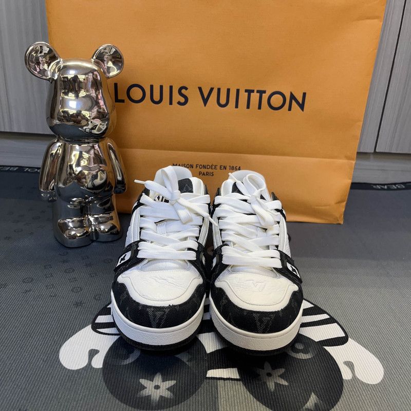 Louis Vuitton Louis Vuitton Classic Low-Top Trainer Sneakers 0089 Size US 9 / EU 42 - 2 Thumbnail