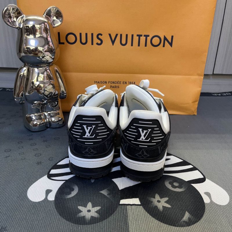 Louis Vuitton Louis Vuitton Classic Low-Top Trainer Sneakers 0089 Size US 9 / EU 42 - 3 Thumbnail
