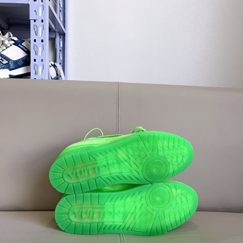 Louis Vuitton Louis Vuitton Trainer Low-Top Sneakers in Green 0089 Size US 9.5 / EU 42-43 - 7 Thumbnail
