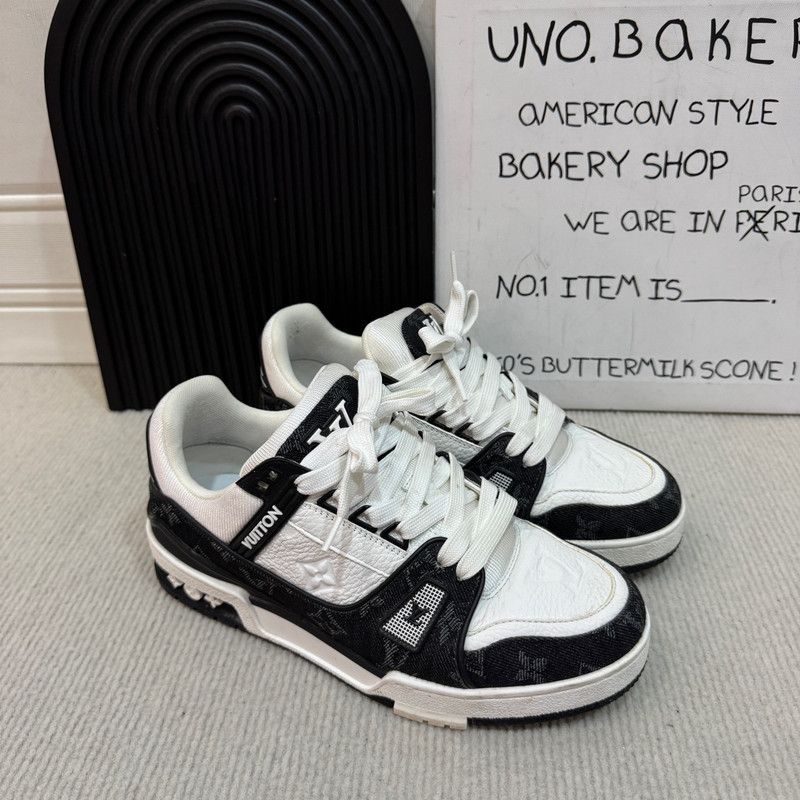 Louis Vuitton Louis Vuitton Trainer Panda Low-Top Sneakers 0089 Size US 8.5 / EU 41-42 - 2 Thumbnail