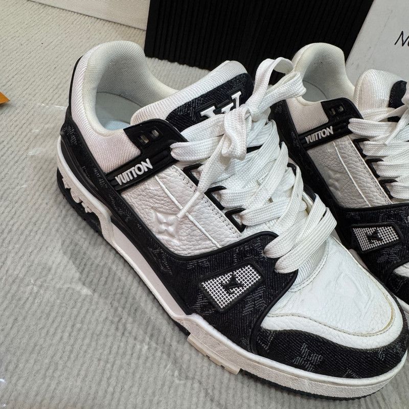 Louis Vuitton Louis Vuitton Trainer Panda Low-Top Sneakers 0089 Size US 8.5 / EU 41-42 - 8 Thumbnail