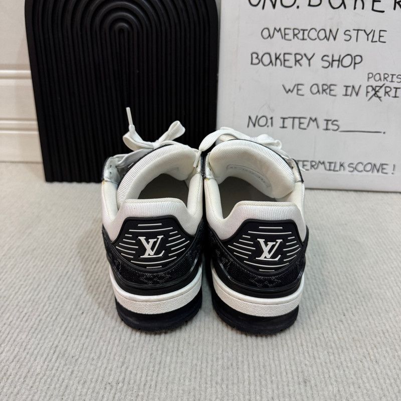 Louis Vuitton Louis Vuitton Trainer Panda Low-Top Sneakers 0089 Size US 8.5 / EU 41-42 - 4 Thumbnail