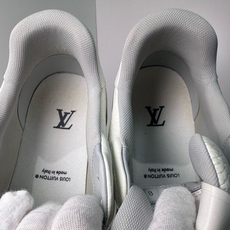 Louis Vuitton Louis Vuitton White Low-Top Fashion Sneakers 0089 Size US 9.5 / EU 42-43 - 7 Thumbnail