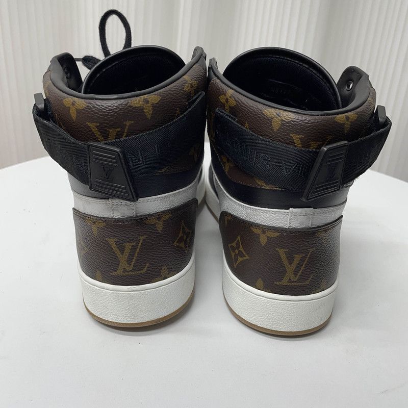 Louis Vuitton Louis Vuitton Rivoli Monogram Strass Sneakers 0089 Size US 9.5 / EU 42-43 - 3 Thumbnail