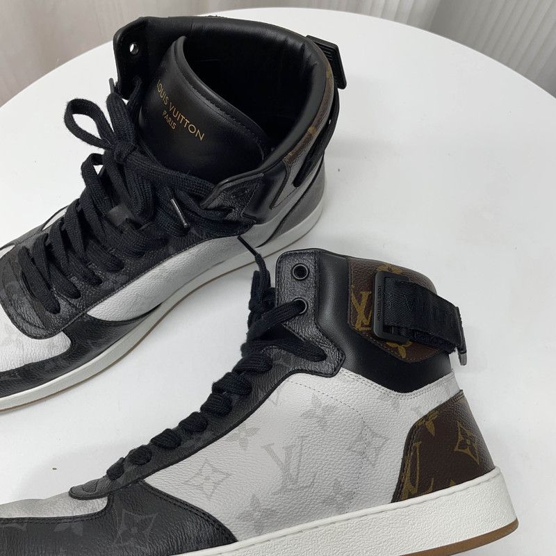 Louis Vuitton Louis Vuitton Rivoli Monogram Strass Sneakers 0089 Size US 9.5 / EU 42-43 - 8 Thumbnail