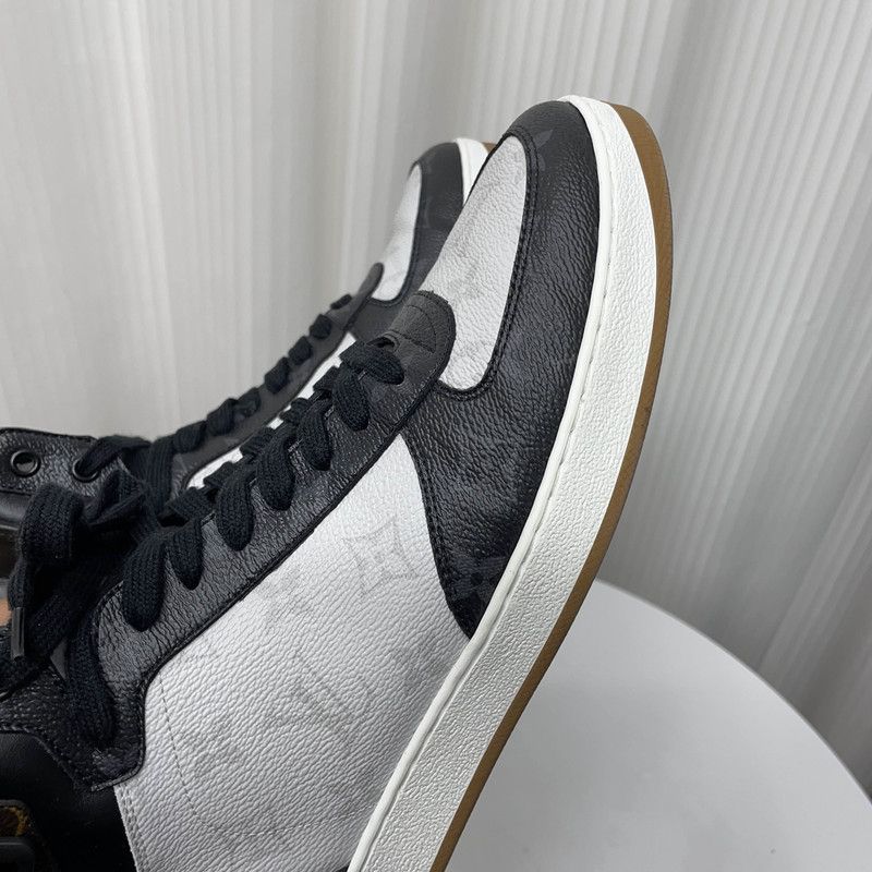 Louis Vuitton Louis Vuitton Rivoli Monogram Strass Sneakers 0089 Size US 9.5 / EU 42-43 - 7 Thumbnail