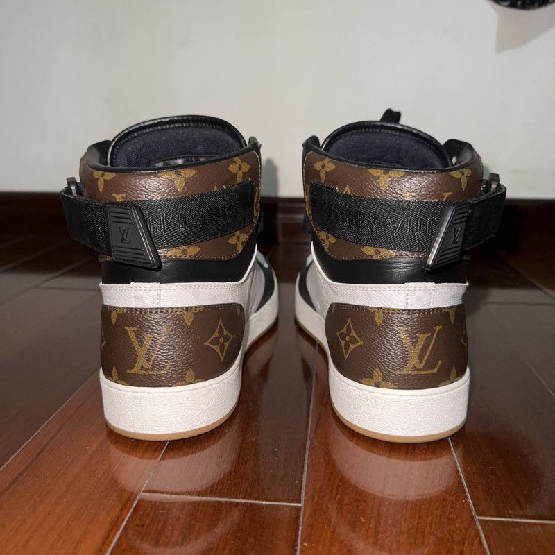 Louis Vuitton Louis Vuitton Rivoli High-Top Fashion Sneakers 0089 Size US 9.5 / EU 42-43 - 3 Thumbnail