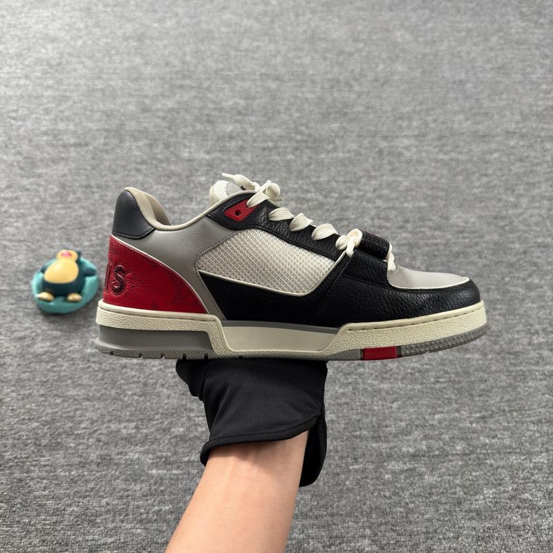Louis Vuitton Louis Vuitton Trainer Low Top Sneakers for Men 0089 Size US 8 / EU 41 - 7 Thumbnail