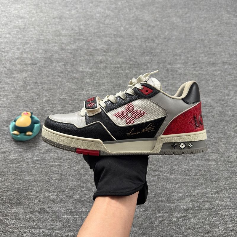 Louis Vuitton Louis Vuitton Trainer Low Top Sneakers for Men 0089 Size US 8 / EU 41 - 8 Thumbnail
