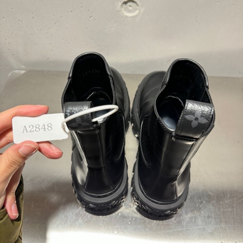Louis Vuitton Louis Vuitton Black Chelsea Boots For Men 0089 Size US 8 / EU 41 - 19 Thumbnail