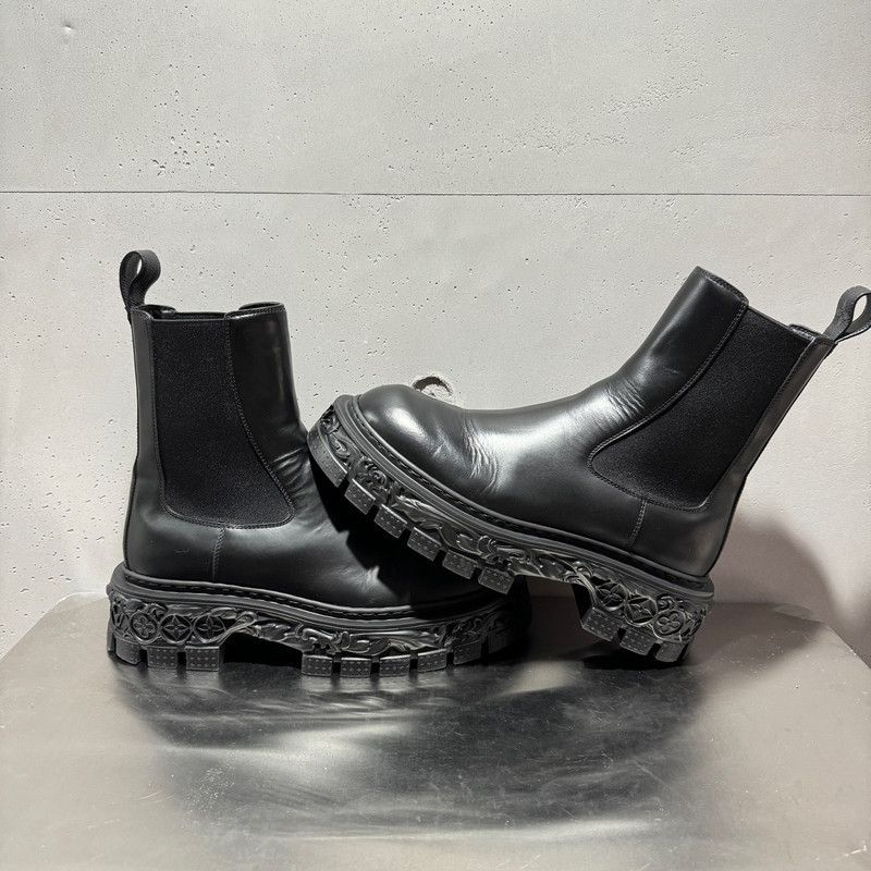 Louis Vuitton Louis Vuitton Black Chelsea Boots For Men 0089 Size US 8 / EU 41 - 7 Thumbnail