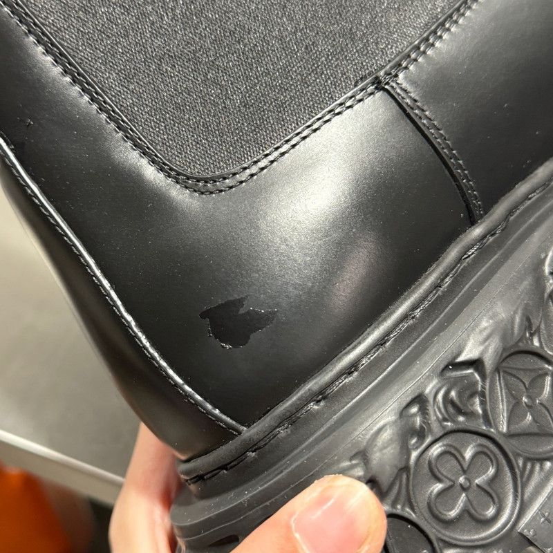 Louis Vuitton Louis Vuitton Black Chelsea Boots For Men 0089 Size US 8 / EU 41 - 13 Thumbnail