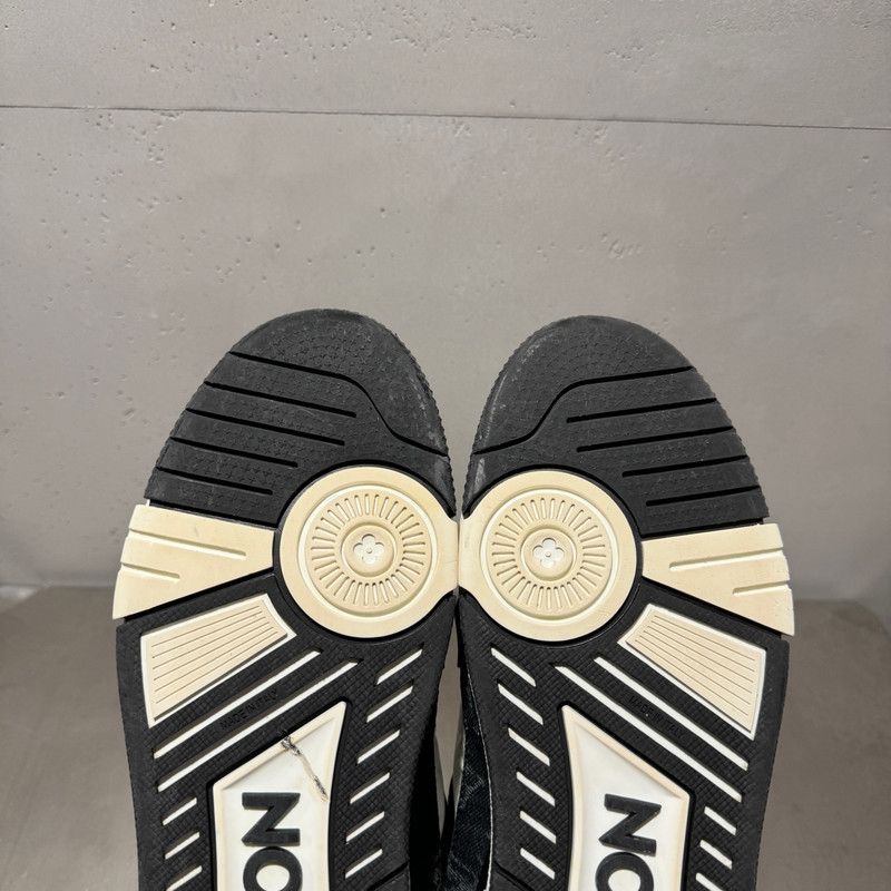 Louis Vuitton Louis Vuitton Panda Print Low-Top Fashion Sneakers 0089 Size US 8.5 / EU 41-42 - 11 Thumbnail
