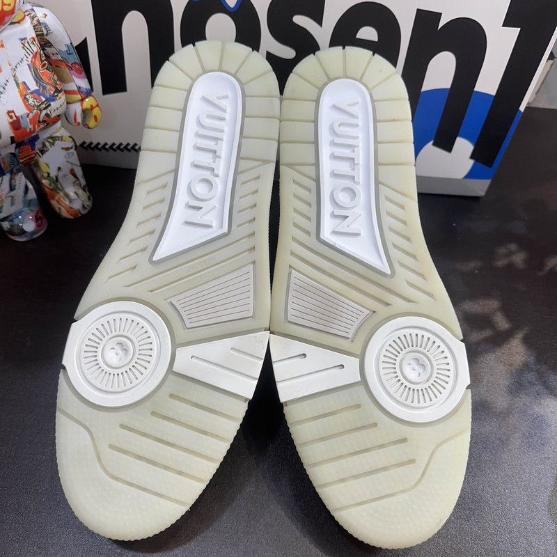 Louis Vuitton Louis Vuitton White Cement Low-top Sneakers 0089 Size US 11 / EU 44 - 4 Thumbnail