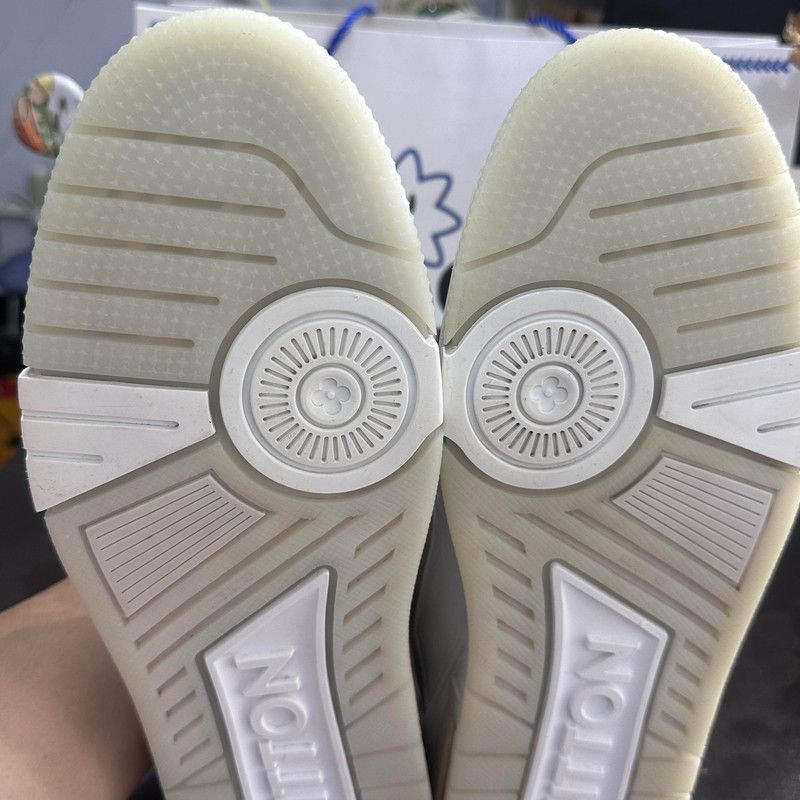 Louis Vuitton Louis Vuitton White Cement Low-top Sneakers 0089 Size US 11 / EU 44 - 11 Thumbnail