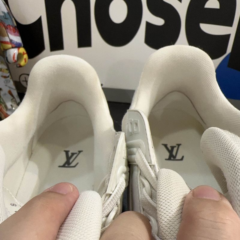 Louis Vuitton Louis Vuitton Trainer Sneakers White Fashion Shoes 0089 Size US 8.5 / EU 41-42 - 9 Thumbnail