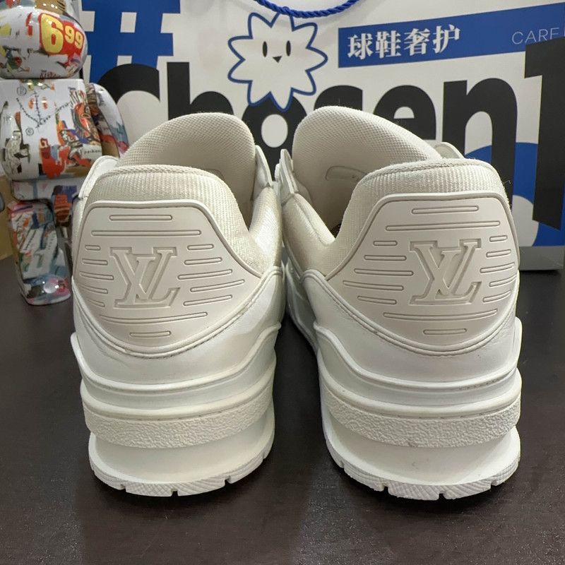 Louis Vuitton Louis Vuitton Trainer Sneakers White Fashion Shoes 0089 Size US 8.5 / EU 41-42 - 3 Thumbnail
