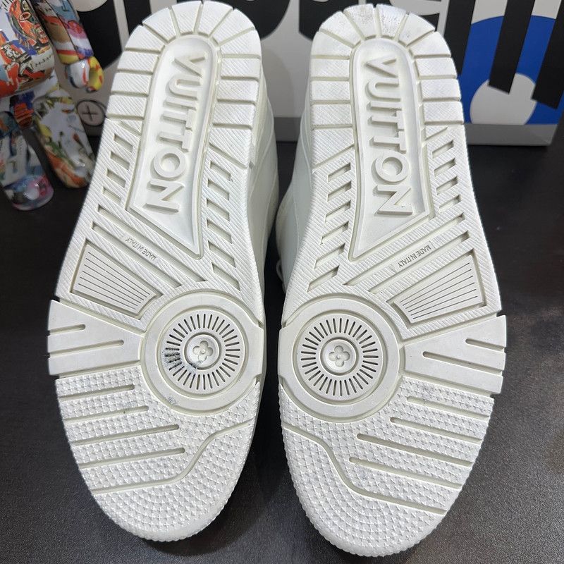 Louis Vuitton Louis Vuitton Trainer Sneakers White Fashion Shoes 0089 Size US 8.5 / EU 41-42 - 4 Thumbnail