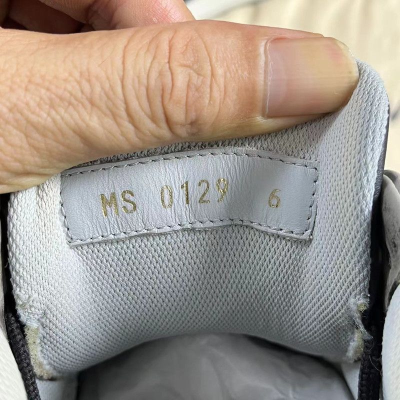 Louis Vuitton Louis Vuitton Black Gray Trainer Sneakers 0089 Size US 7.5 / EU 40-41 - 5 Thumbnail