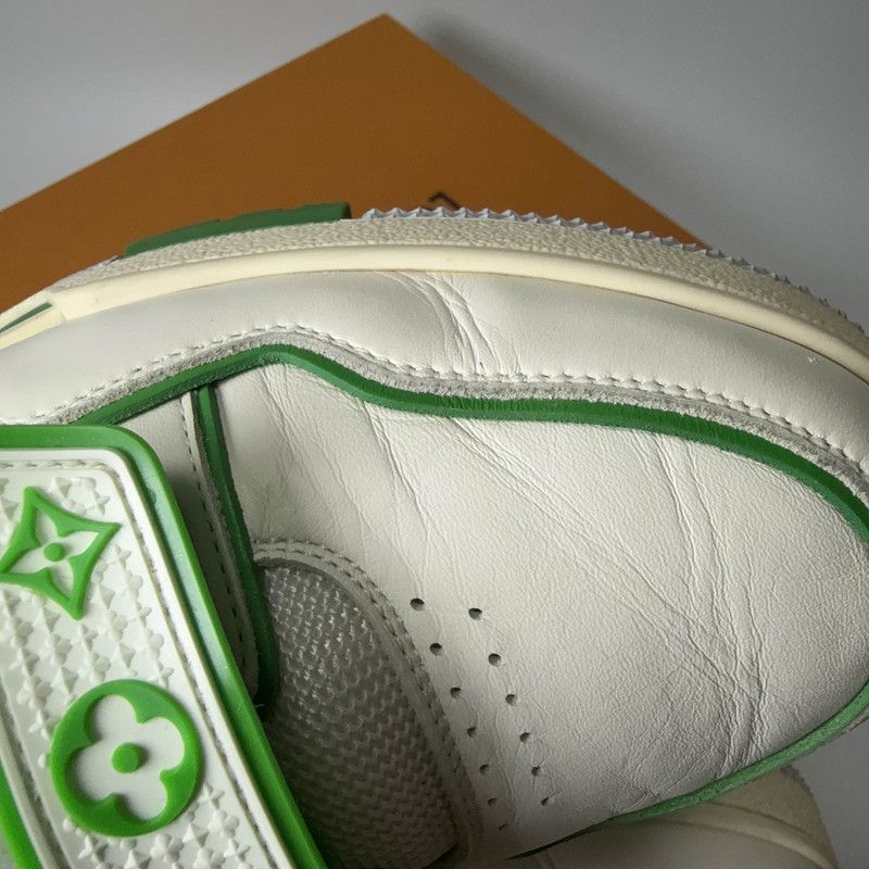 Louis Vuitton Louis Vuitton Trainer Sneakers in White and Green 0089 Size US 8 / EU 41 - 9 Thumbnail