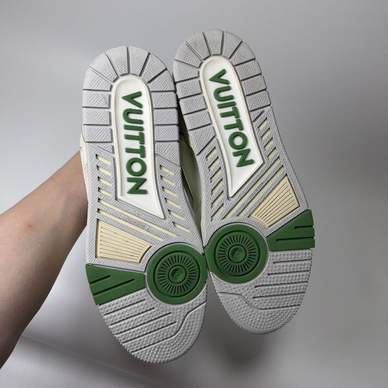 Louis Vuitton Louis Vuitton Trainer Sneakers in White and Green 0089 Size US 8 / EU 41 - 4 Thumbnail