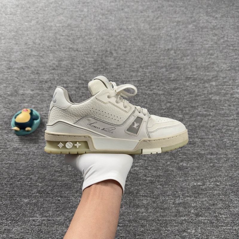 Louis Vuitton Louis Vuitton White Trainer Low-Top Fashion Sneakers 0089 Size US 7.5 / EU 40-41 - 9 Thumbnail