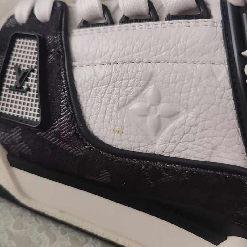 Louis Vuitton Louis Vuitton Low-Top Panda Trainer Sneakers 0089 Size US 7.5 / EU 40-41 - 6 Thumbnail
