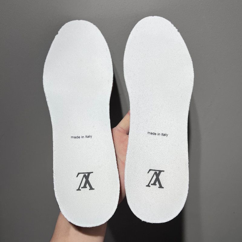 Louis Vuitton Louis Vuitton White Trainer Sneakers for Men and Women 0089 Size US 9 / EU 42 - 18 Thumbnail